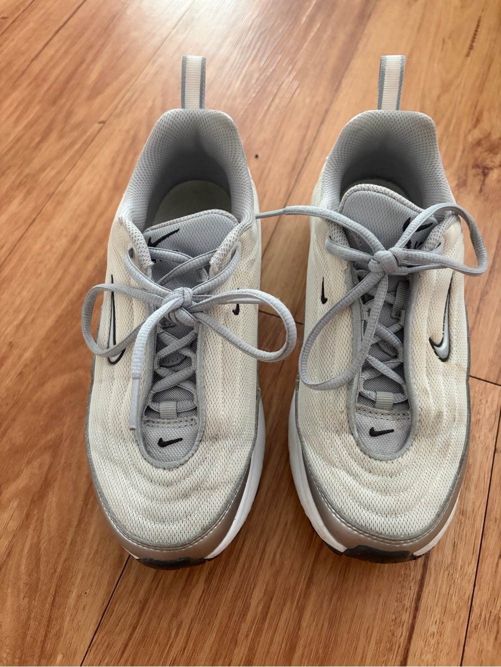 Nike White & Silver Women's Sneakers - Picture 9 of 10